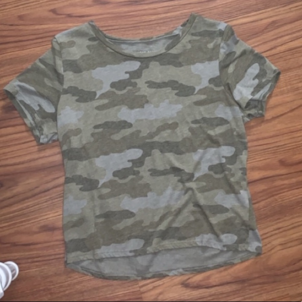 Cropped American eagle camo shirt